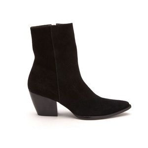 NWT Matisse Caty Black Suede Booties